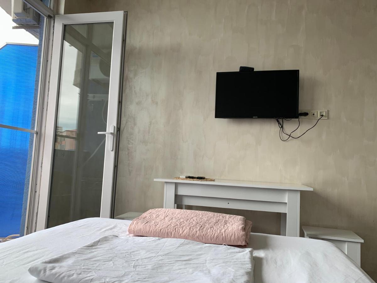 "Студия 24" - Посуточно И Помесячно Batumi Exterior foto